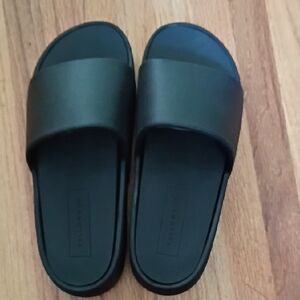Yellow Box Black Slide Sandals Women's Size 7